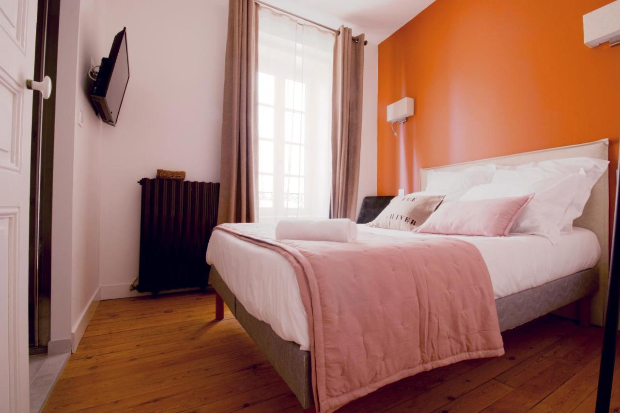 レ・サ​​ーブル・ドロンヌ Les Corderies Bed & Breakfast エクステリア 写真