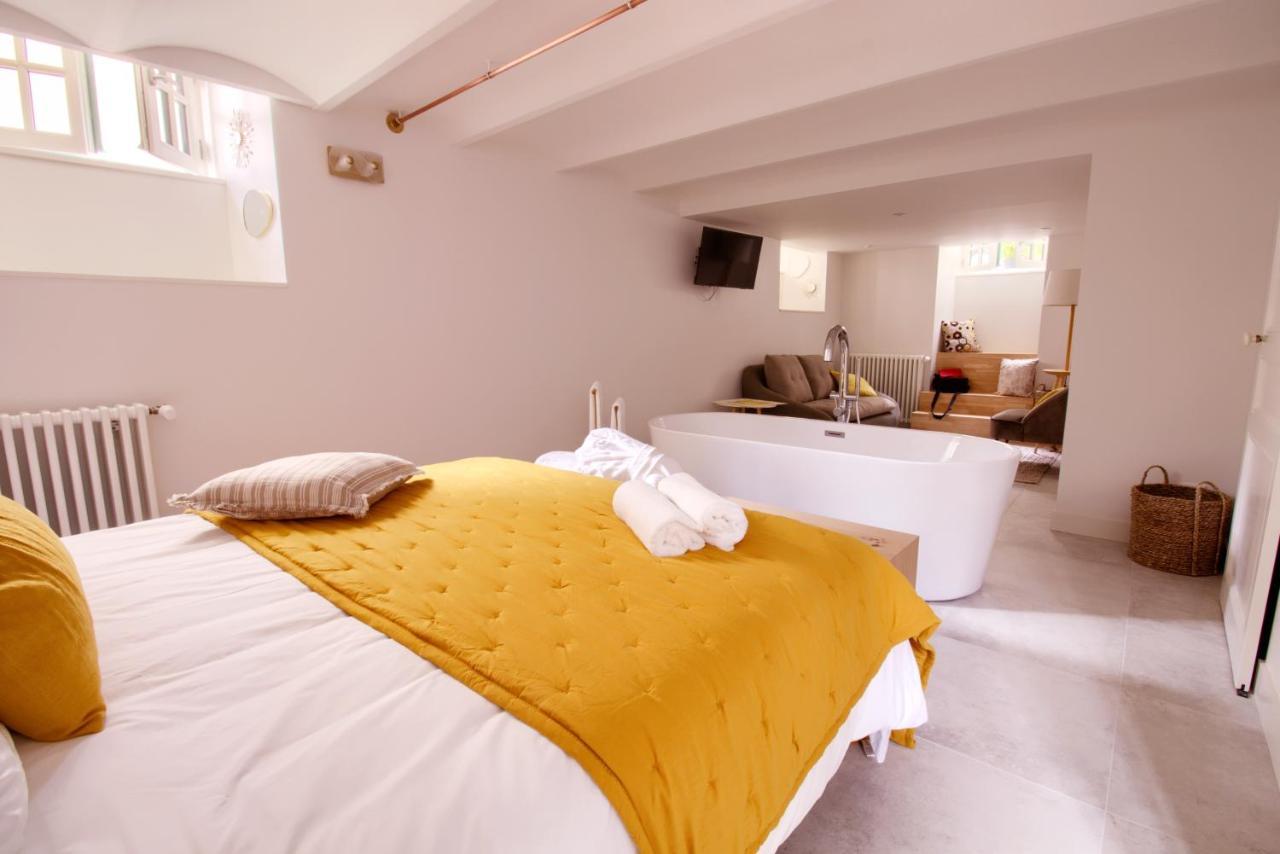 レ・サ​​ーブル・ドロンヌ Les Corderies Bed & Breakfast エクステリア 写真